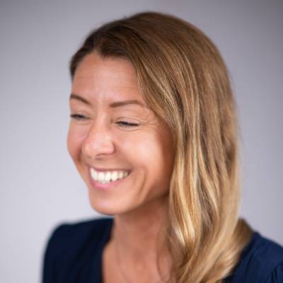 Jiella Esmat, Distribution Partner